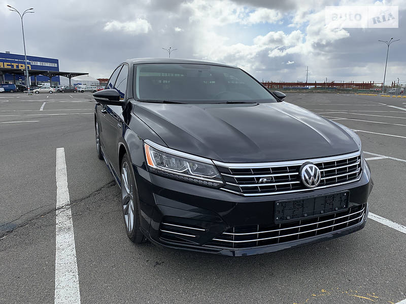 Седан Volkswagen Passat 2018 в Києві