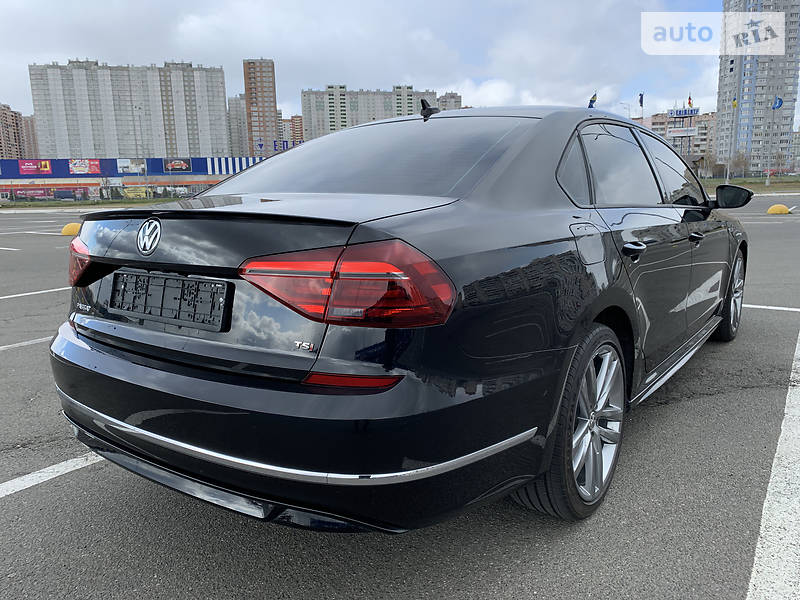Седан Volkswagen Passat 2018 в Києві