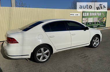 Седан Volkswagen Passat 2011 в 