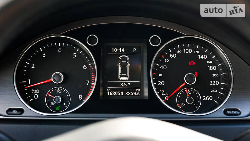 Седан Volkswagen Passat 2011 в Львове
