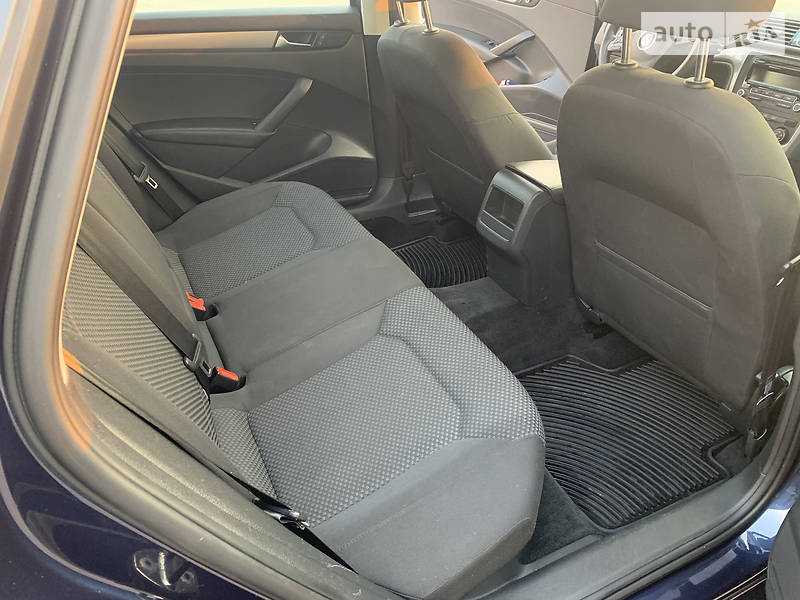 Седан Volkswagen Passat 2013 в Києві