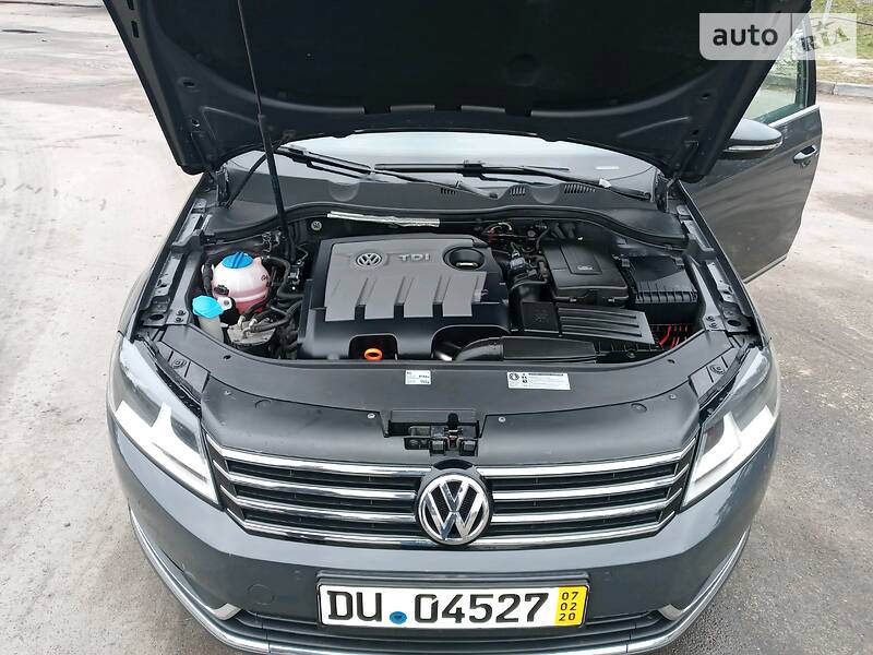 Універсал Volkswagen Passat 2012 в Бродах