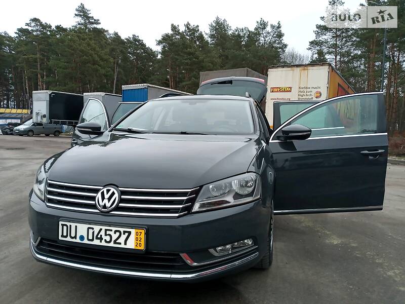 Універсал Volkswagen Passat 2012 в Бродах