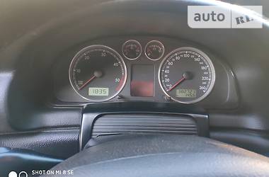Універсал Volkswagen Passat 2002 в 