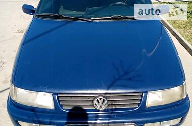 Седан Volkswagen Passat 1996 в 