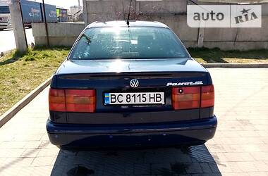 Седан Volkswagen Passat 1996 в 