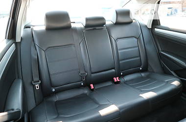 Седан Volkswagen Passat 2012 в 