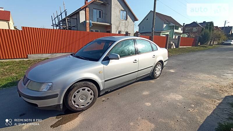 Седан Volkswagen Passat 1999 в Кам'янець-Подільському