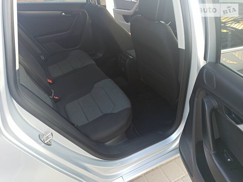 Універсал Volkswagen Passat 2013 в Самборі
