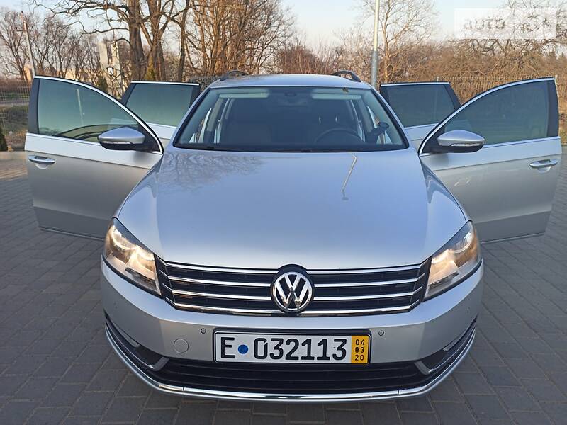 Універсал Volkswagen Passat 2013 в Самборі