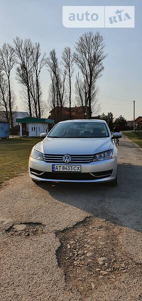 Седан Volkswagen Passat 2013 в Івано-Франківську