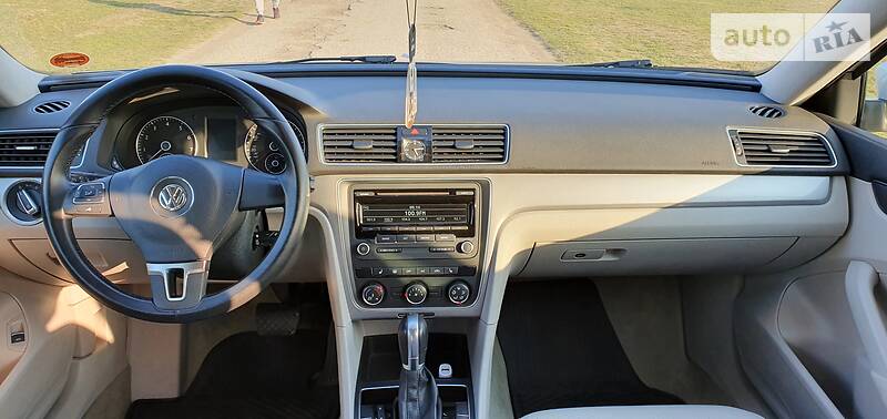 Седан Volkswagen Passat 2013 в Івано-Франківську