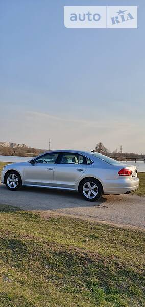Седан Volkswagen Passat 2013 в Івано-Франківську