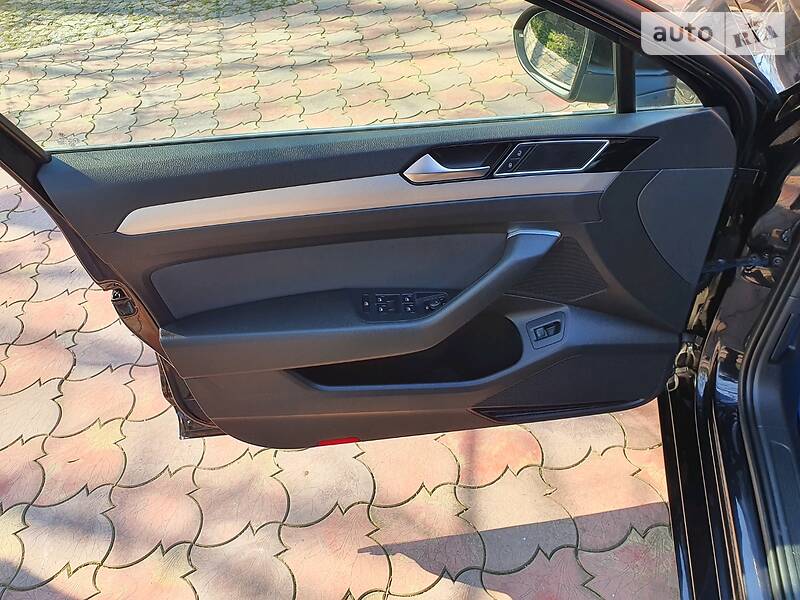 Універсал Volkswagen Passat 2015 в Вінниці