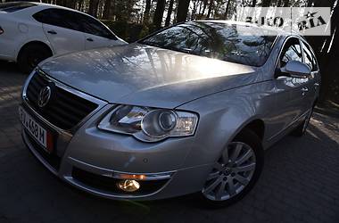 Универсал Volkswagen Passat 2011 в Дрогобыче