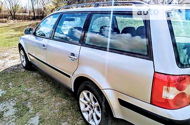 Універсал Volkswagen Passat 2004 в 