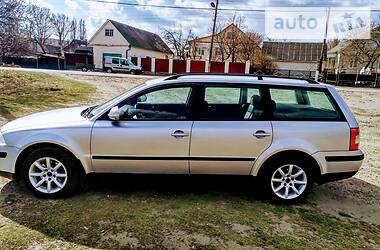 Універсал Volkswagen Passat 2004 в 