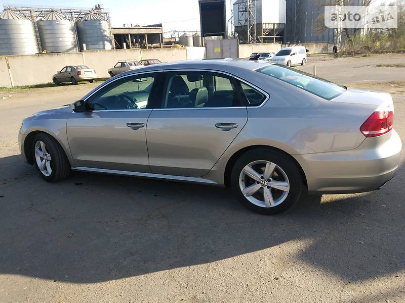 Седан Volkswagen Passat 2013 в Мелитополе