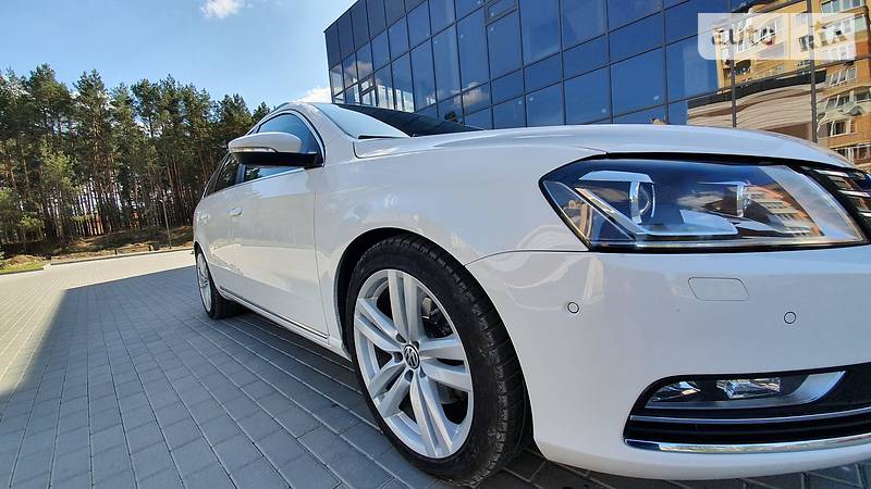 Універсал Volkswagen Passat 2013 в Львові