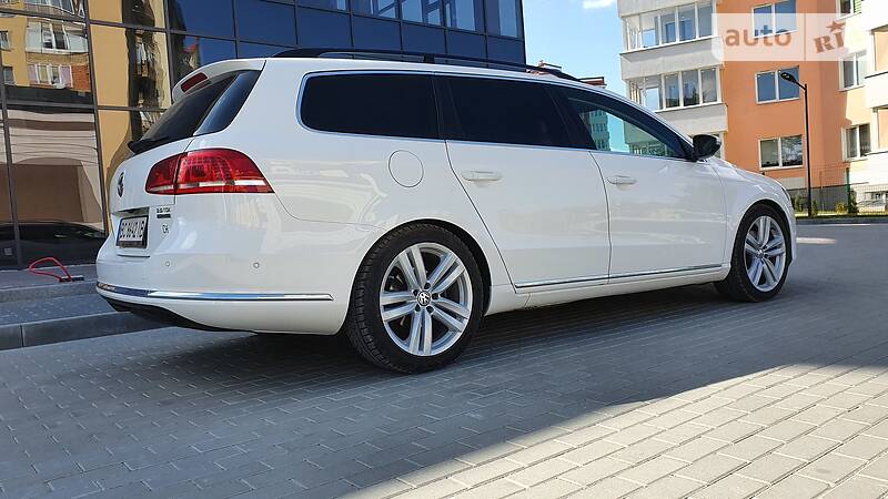 Універсал Volkswagen Passat 2013 в Львові