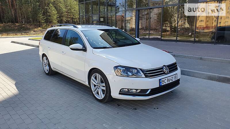Універсал Volkswagen Passat 2013 в Львові
