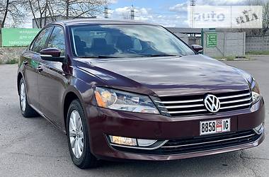 Седан Volkswagen Passat 2014 в Горішніх Плавнях