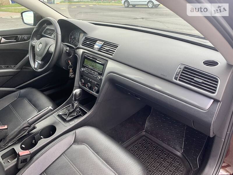 Седан Volkswagen Passat 2014 в Горішніх Плавнях