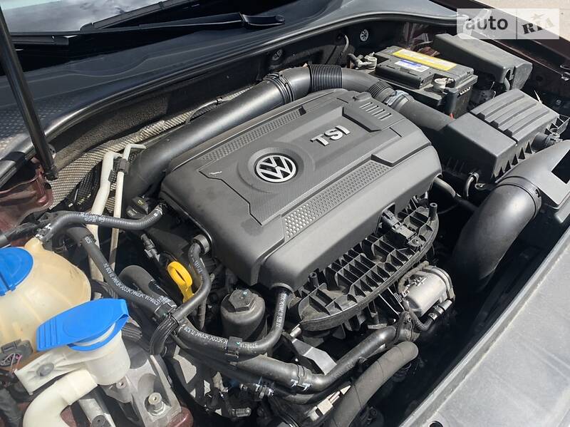 Седан Volkswagen Passat 2014 в Горішніх Плавнях