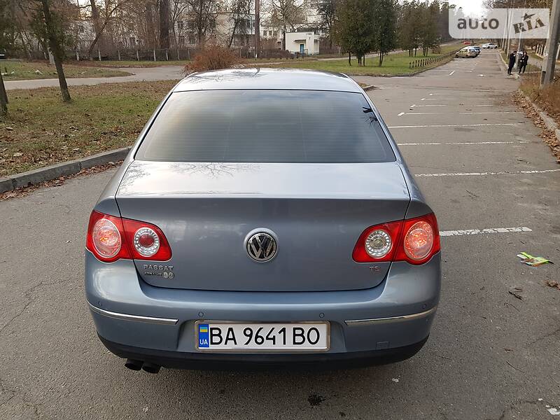 Седан Volkswagen Passat 2010 в Києві