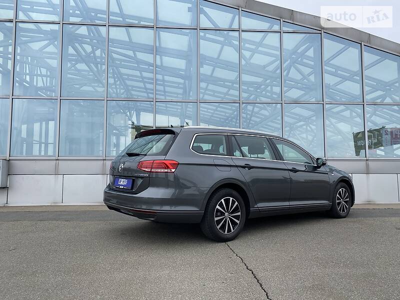 Універсал Volkswagen Passat 2016 в Києві