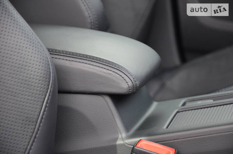 Універсал Volkswagen Passat 2015 в Луцьку