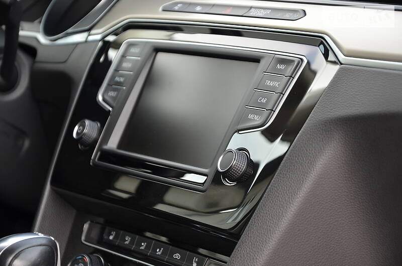 Універсал Volkswagen Passat 2015 в Луцьку