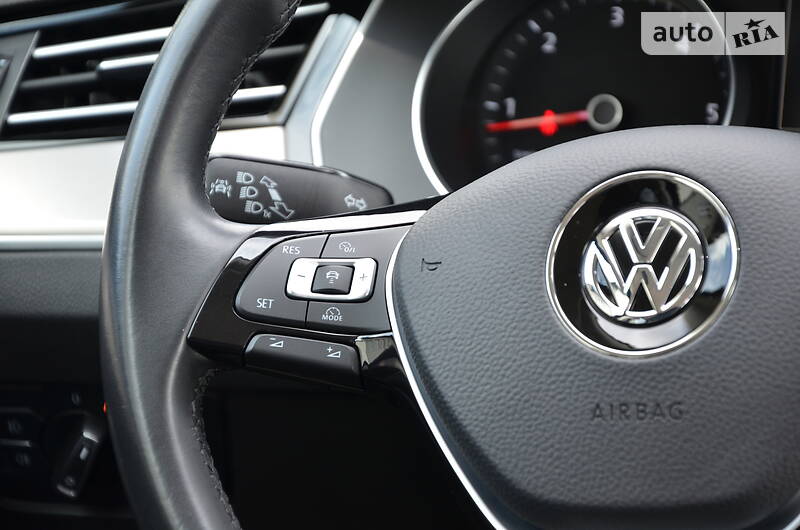 Універсал Volkswagen Passat 2015 в Луцьку