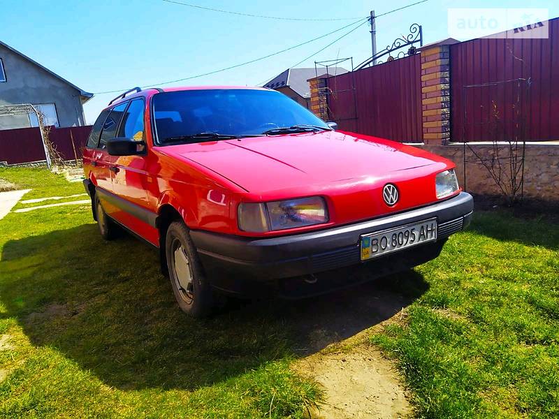 Універсал Volkswagen Passat 1991 в 