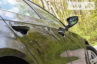 Універсал Volkswagen Passat 2011 в 