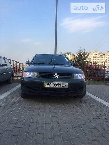 Седан Volkswagen Passat 1998 в 