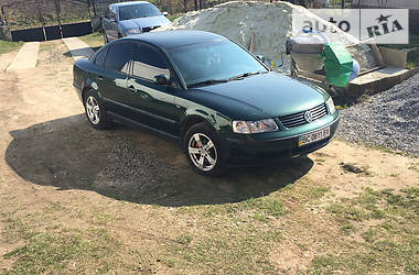 Седан Volkswagen Passat 1998 в 