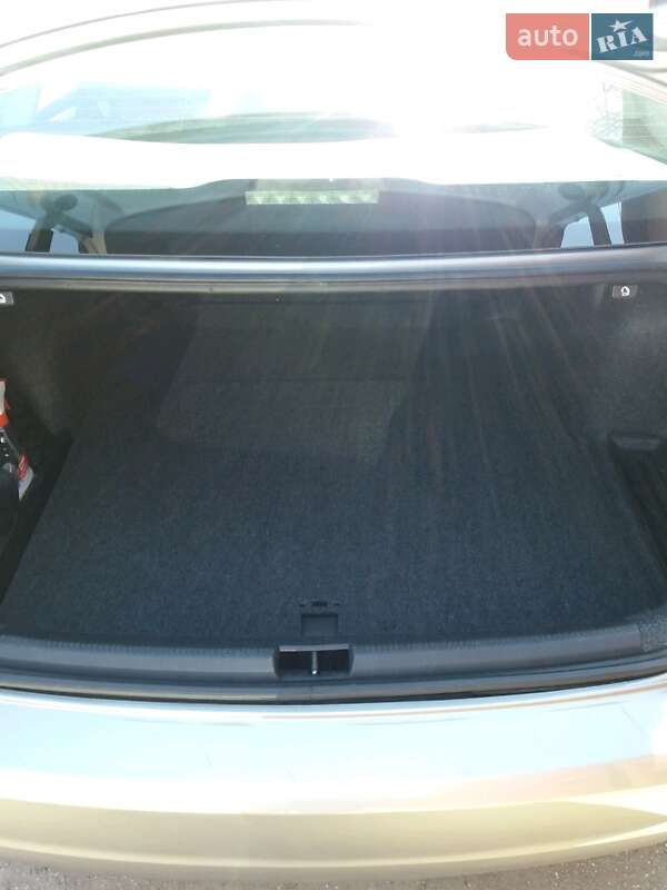 Седан Volkswagen Passat 2011 в Николаеве