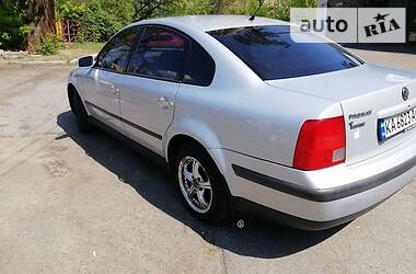 Седан Volkswagen Passat 1999 в 
