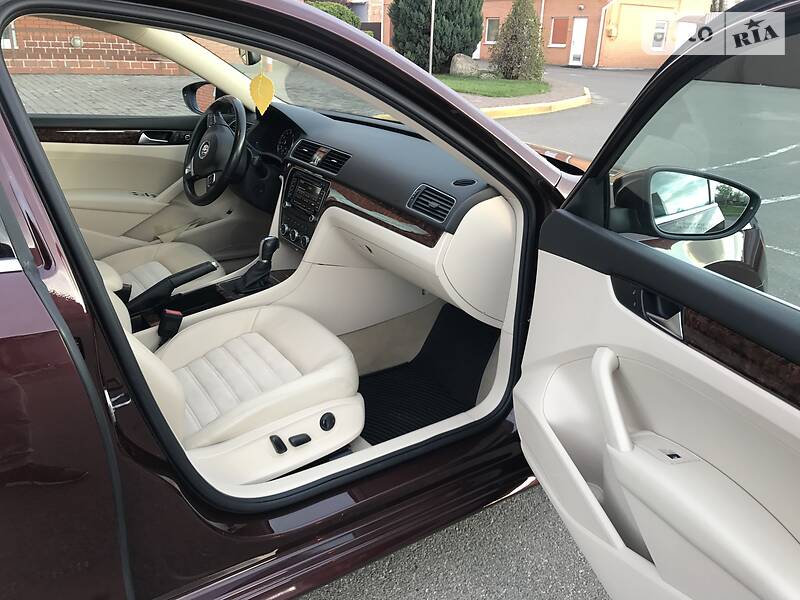 Седан Volkswagen Passat 2012 в Киеве