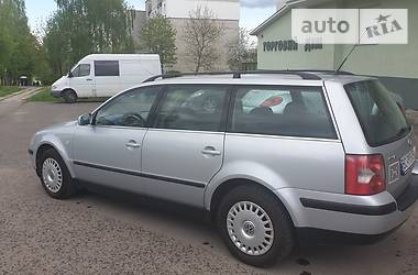 Універсал Volkswagen Passat 2000 в 