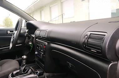 Універсал Volkswagen Passat 2000 в 