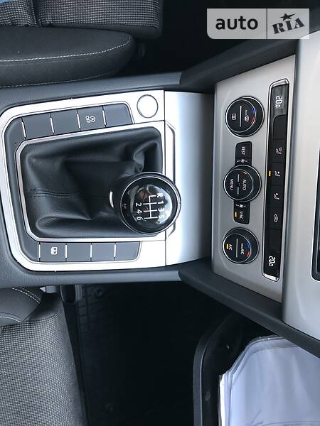 Седан Volkswagen Passat 2015 в Мукачевому