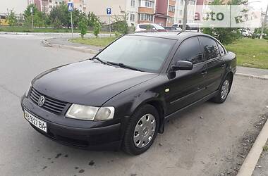 Седан Volkswagen Passat 2000 в 