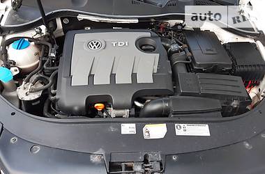Універсал Volkswagen Passat 2011 в 