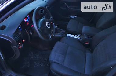 Універсал Volkswagen Passat 2001 в 