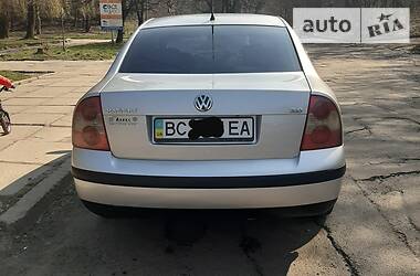 Седан Volkswagen Passat 2001 в Львові