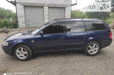 Універсал Volkswagen Passat 1999 в 