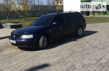 Універсал Volkswagen Passat 2000 в 