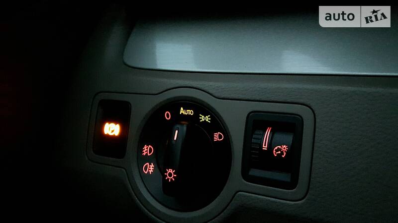 Універсал Volkswagen Passat 2010 в Львові